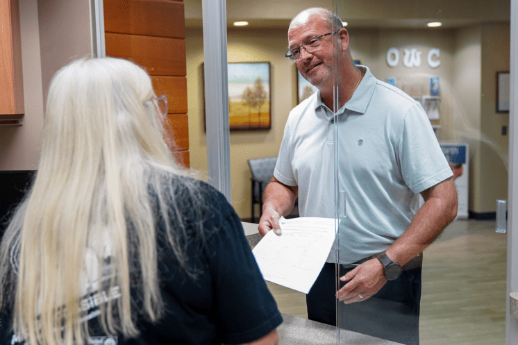Patient Checking into the Oklahoma Wound Center